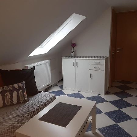 Ruhige Gemuetliche Ferienwohnung In Karlsruhe Daxlanden Fuer Monteure, Pendler, Geschaefsreisen, Wochenendreisen 外观 照片