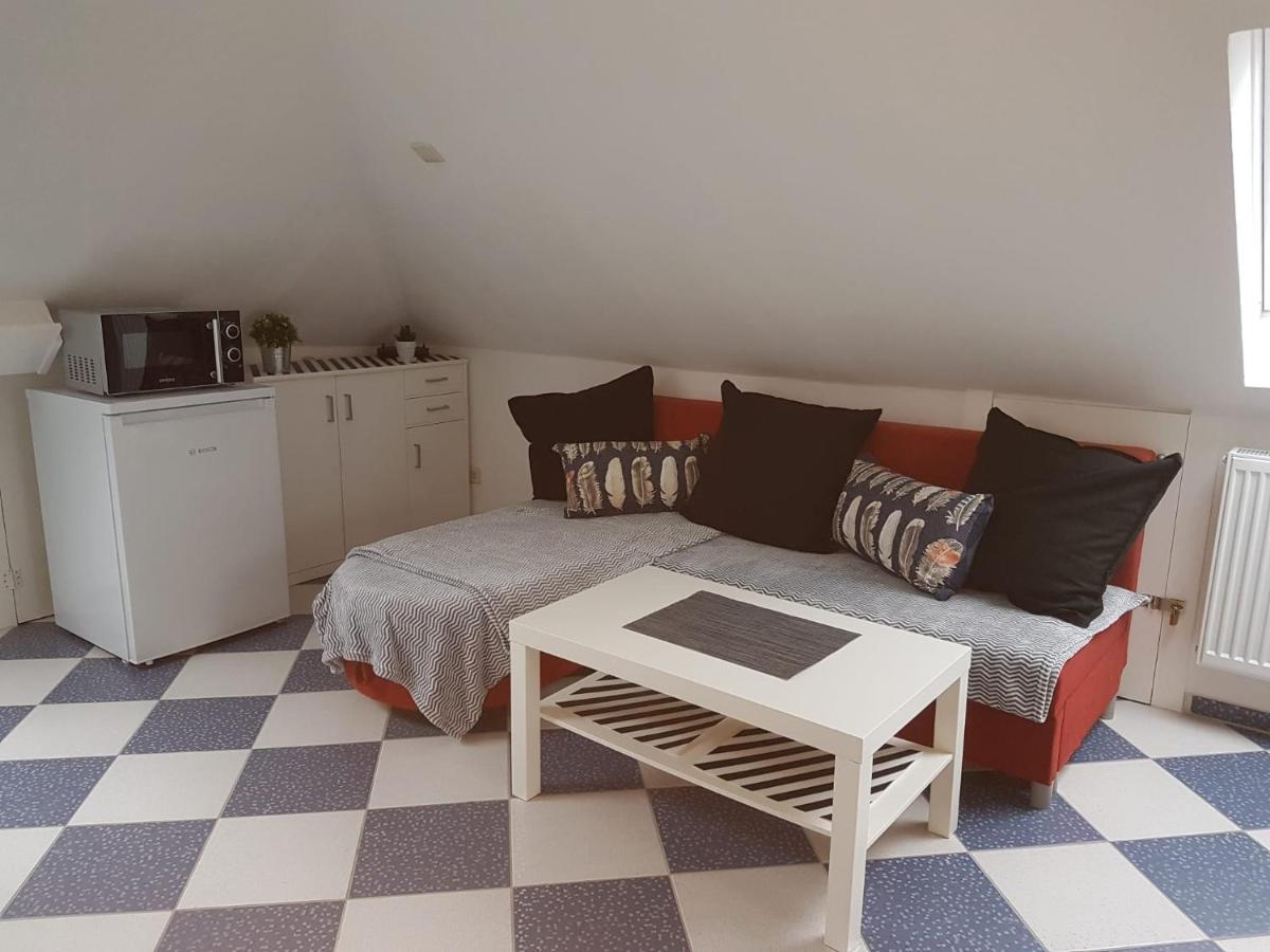 Ruhige Gemuetliche Ferienwohnung In Karlsruhe Daxlanden Fuer Monteure, Pendler, Geschaefsreisen, Wochenendreisen 外观 照片