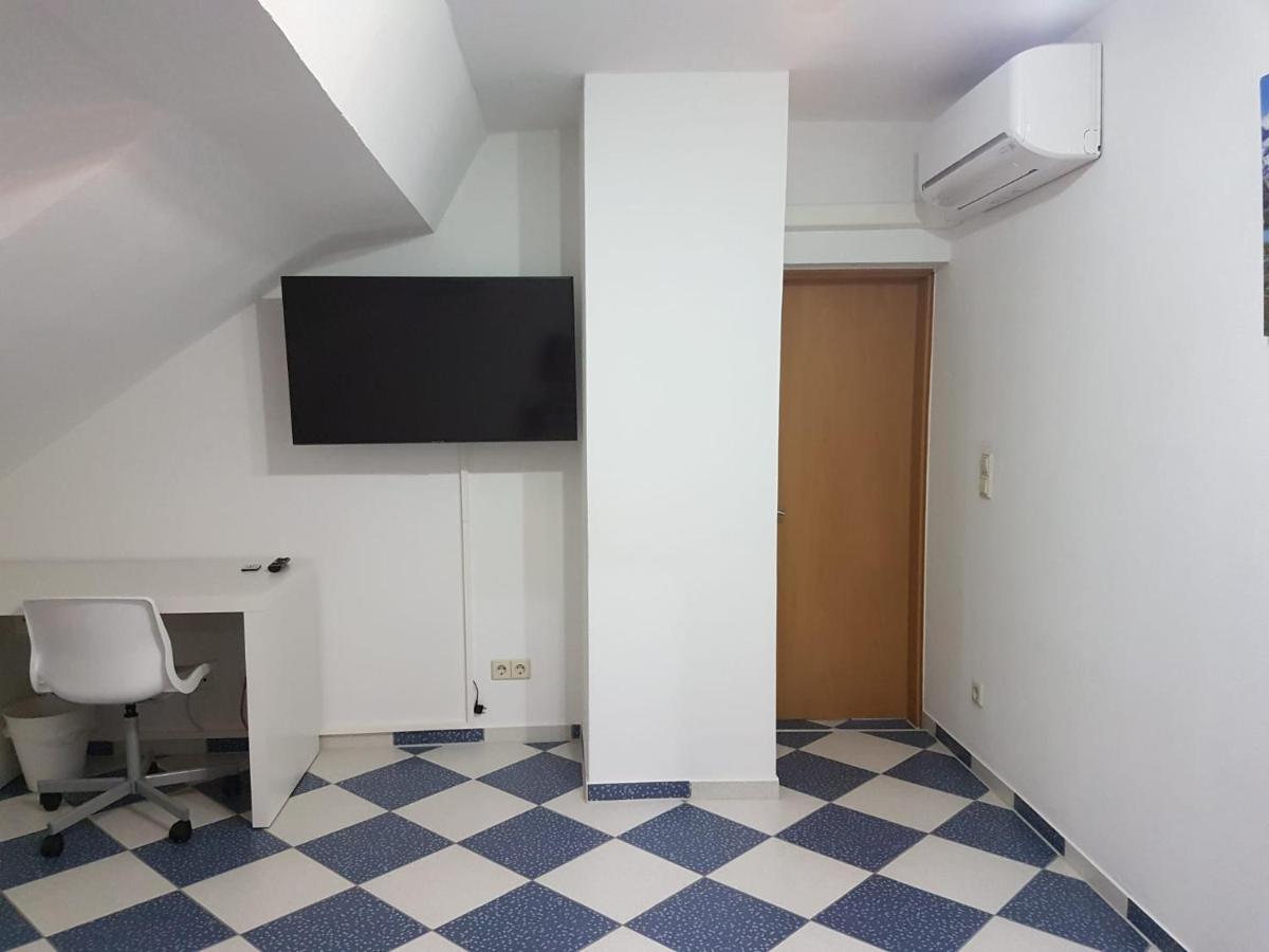 Ruhige Gemuetliche Ferienwohnung In Karlsruhe Daxlanden Fuer Monteure, Pendler, Geschaefsreisen, Wochenendreisen 外观 照片
