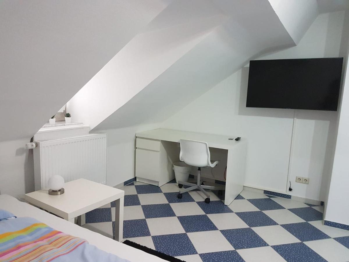 Ruhige Gemuetliche Ferienwohnung In Karlsruhe Daxlanden Fuer Monteure, Pendler, Geschaefsreisen, Wochenendreisen 外观 照片